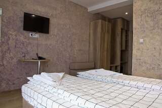 Отель Hotel Royal Bath Баня Двухместный номер с 1 кроватью или 2 отдельными кроватями и балконом-3